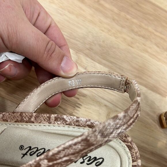 Easy Street Trissa Heel Rand Pumps- Natural Snakeskin/Gold Rand- Size 8.5 W - Picture 8 of 9